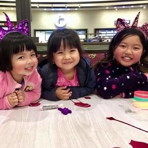 Meet your Posher, Rowena